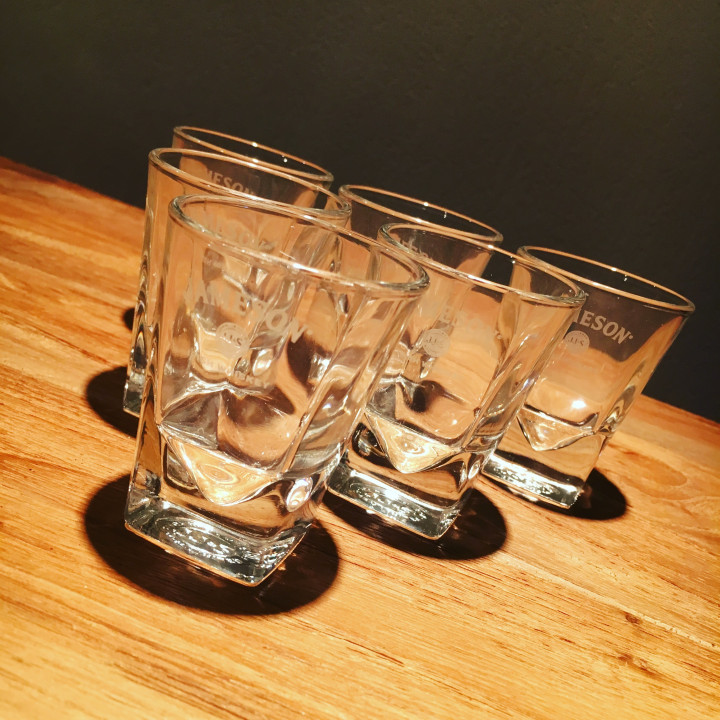 Verre Jameson shooter
