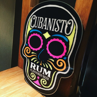 Lichtreclame LED Cubanisto