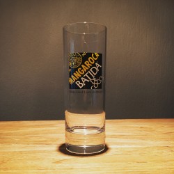 Glass Mangaroca Batida de Coco yellow logo