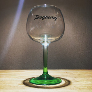 Glas Tanqueray zwarte logo