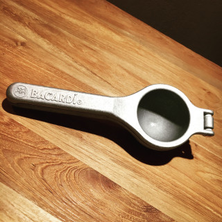 Squeezer lemon Bacardi model 1