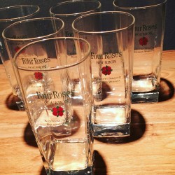 Glass Four Roses long drink