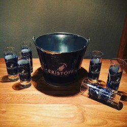 Set ice box Eristoff 2017 + 6 glasses 22cl