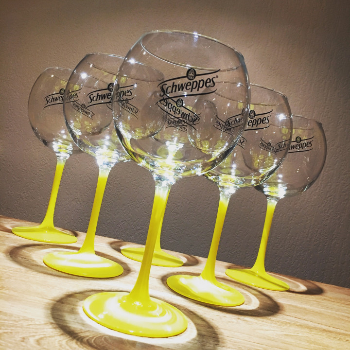 Stemglas Schweppes black logo