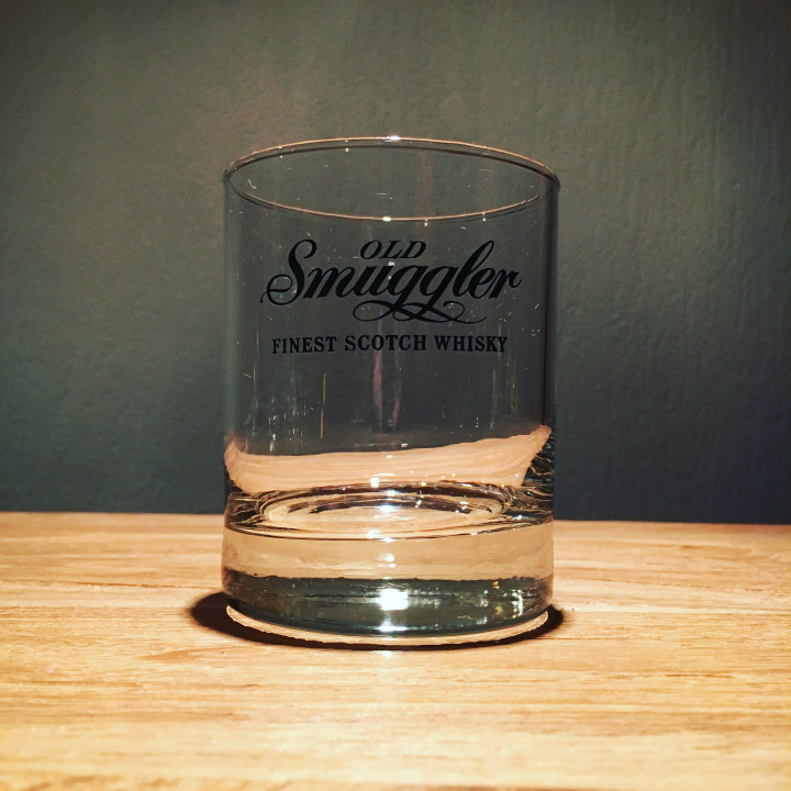 Old Smuggler on the rocks glas