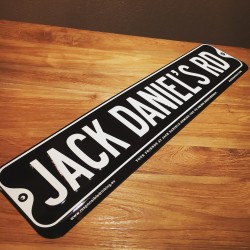 Wall plate Jack Daniel's road model in metal
