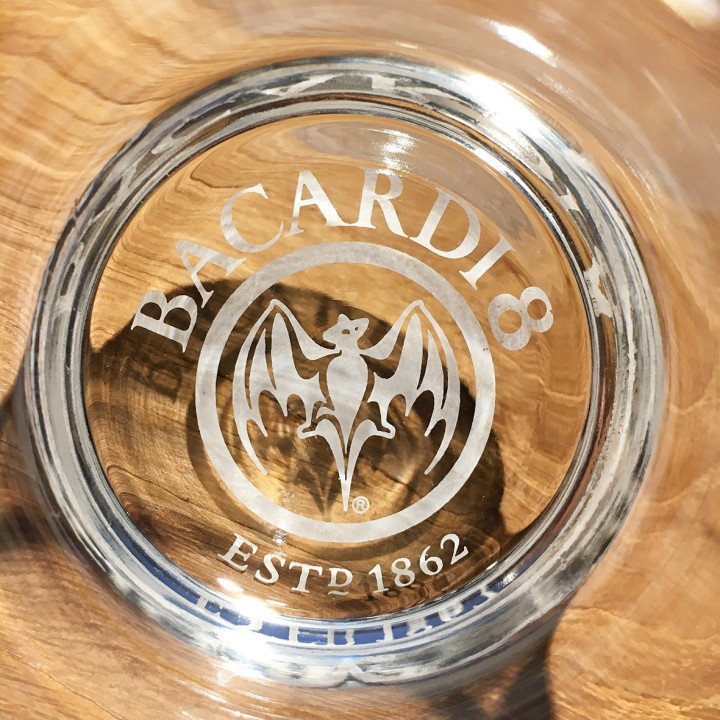 Glas Bacardi 8 anos