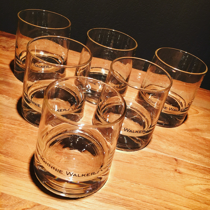 Glass Johnnie Walker on the rocks model 9
