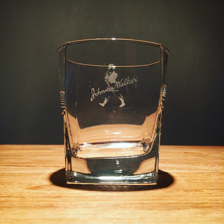 Glas Johnnie Walker on the rocks model 4