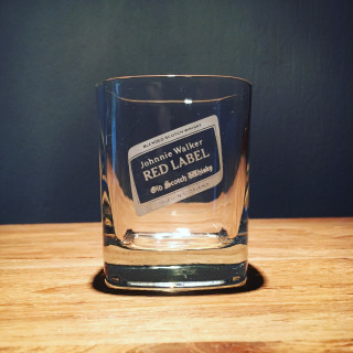 Glass Johnnie Walker on the rocks model 6