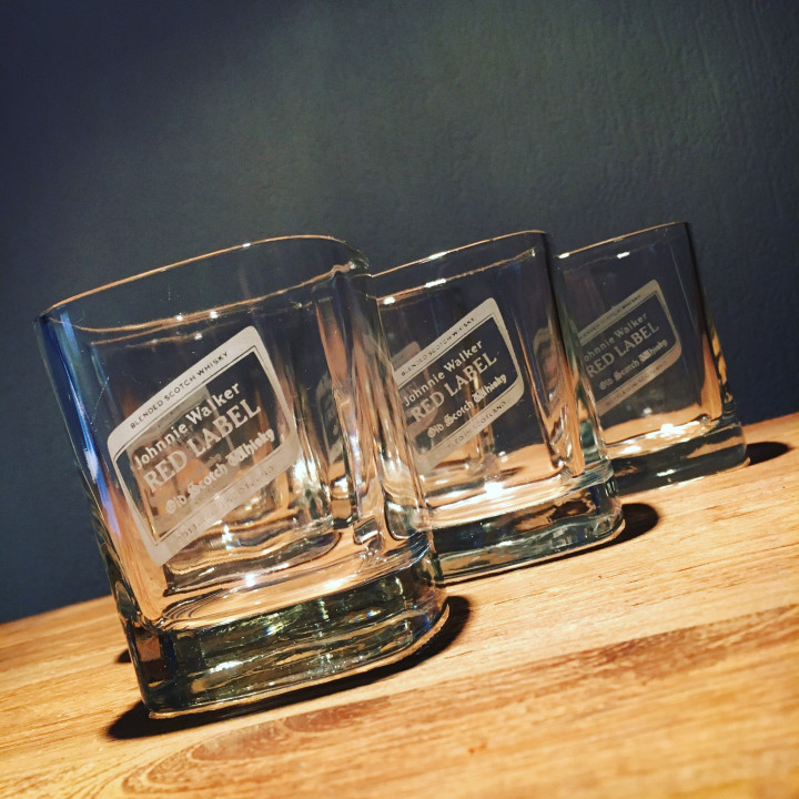 Glass Johnnie Walker on the rocks model 6