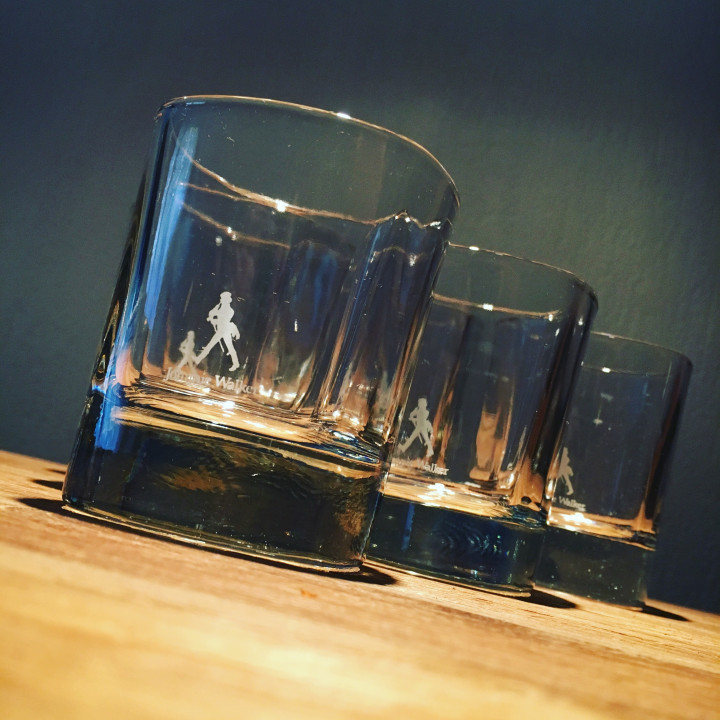 Glass Johnnie Walker on the rocks model 7