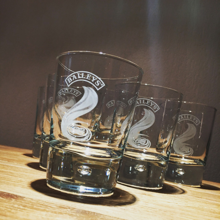 Verre Baileys flamme