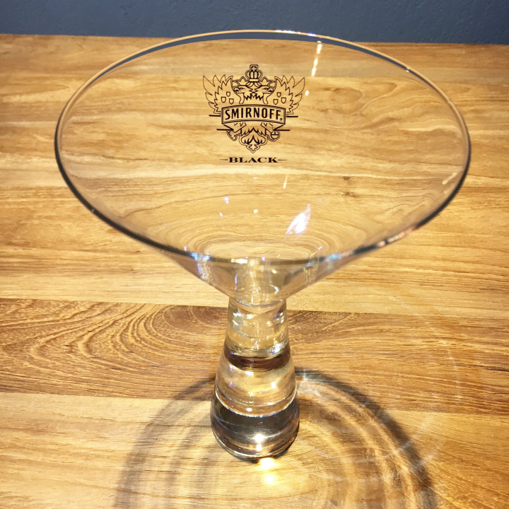 Voetglas Smirnoff Black