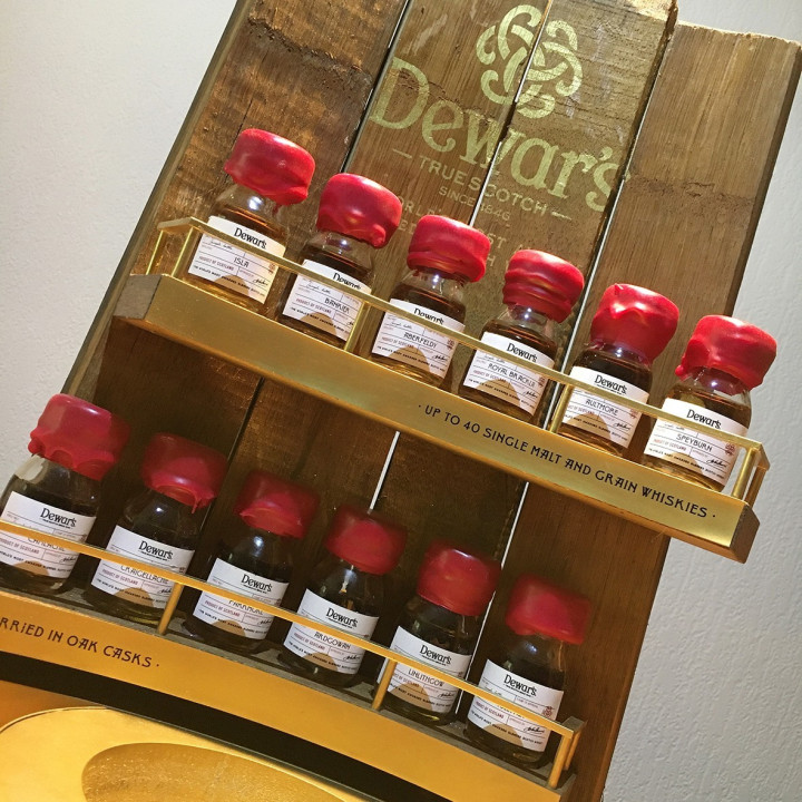 Glorifier Dewar's deluxe