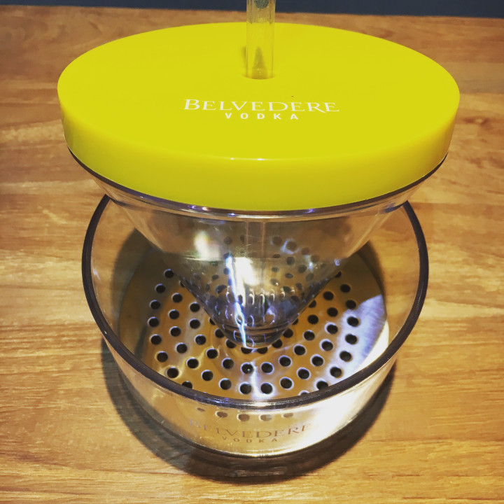 Glas Belvedere vodka cocktail cup geel