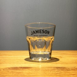 Glas Jameson on the rocks...