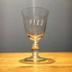 Glass Cointreau Fizz model 2