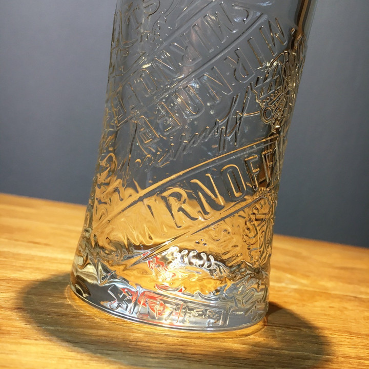Verre Smirnoff embossé
