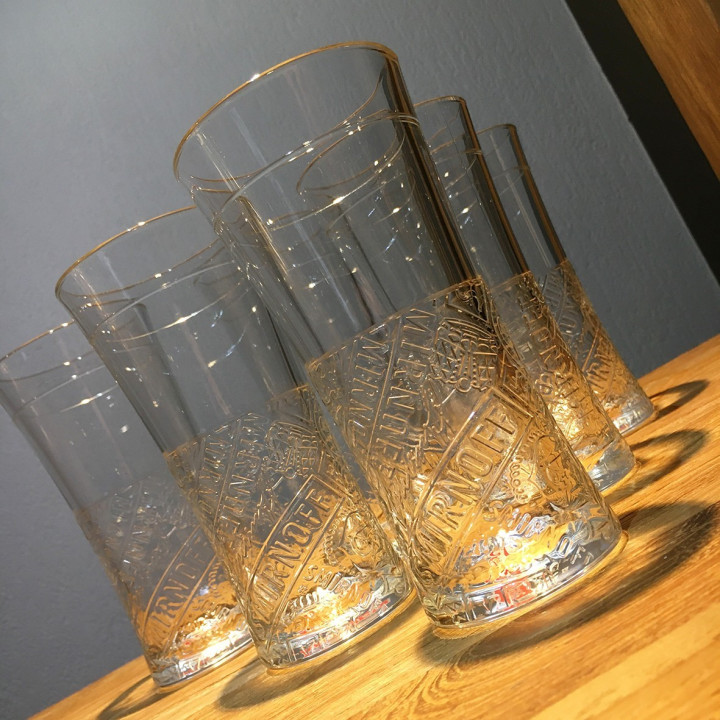 Verre Smirnoff embossé