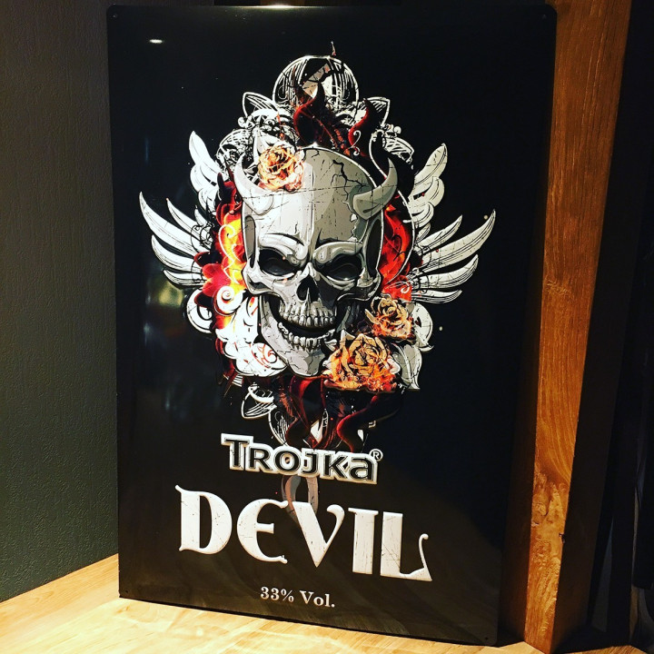Plaat Trojka Devil metaal