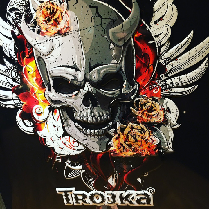 Plaat Trojka Devil metaal