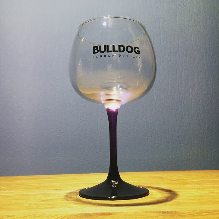 Glass Bulldog London Dry Gin model 1