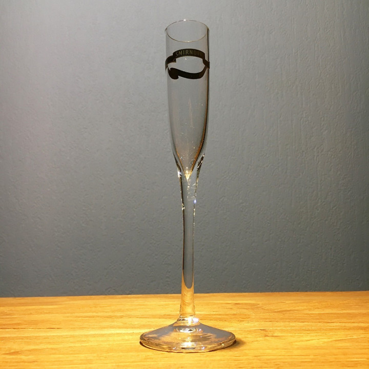 Glas fluit Smirnoff Black