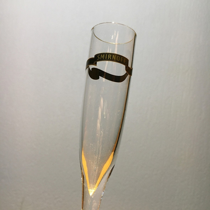 Glas fluit Smirnoff Black
