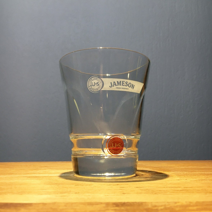 Glass Jameson on the rocks model 3