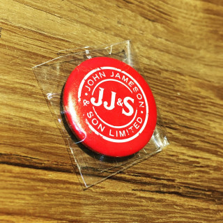 Badge J&B