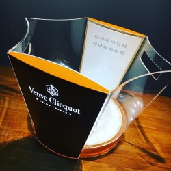 Ice bucket Veuve Clicquot...