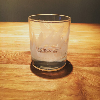 Glas Eristoff model Islande