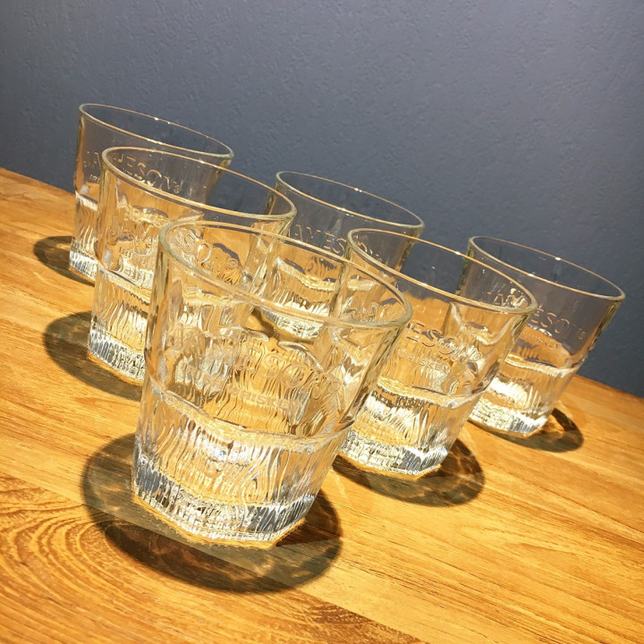 Glas Jameson on the rocks model 2