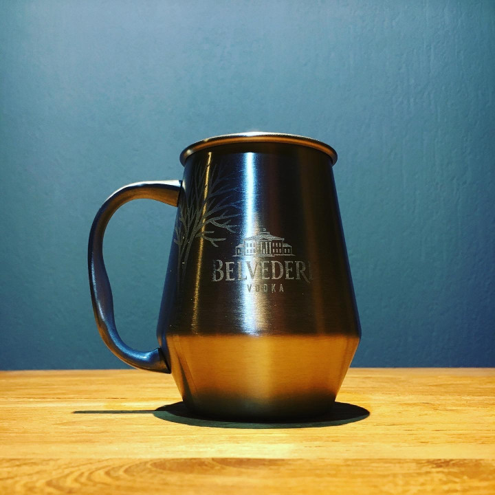 Glas Belvedere Vodka metal cup