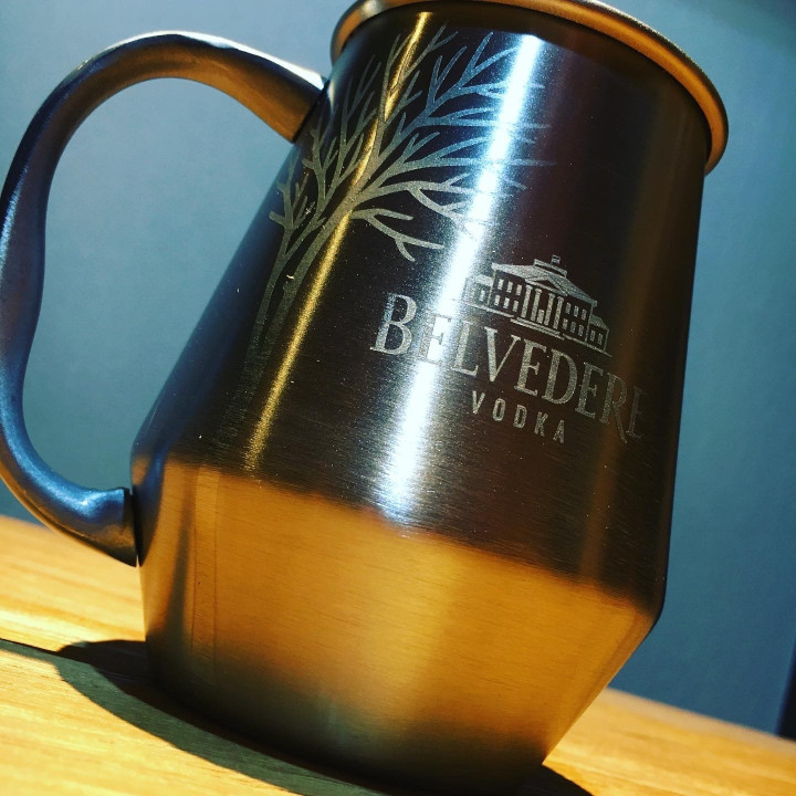 Glas Belvedere Vodka metal cup