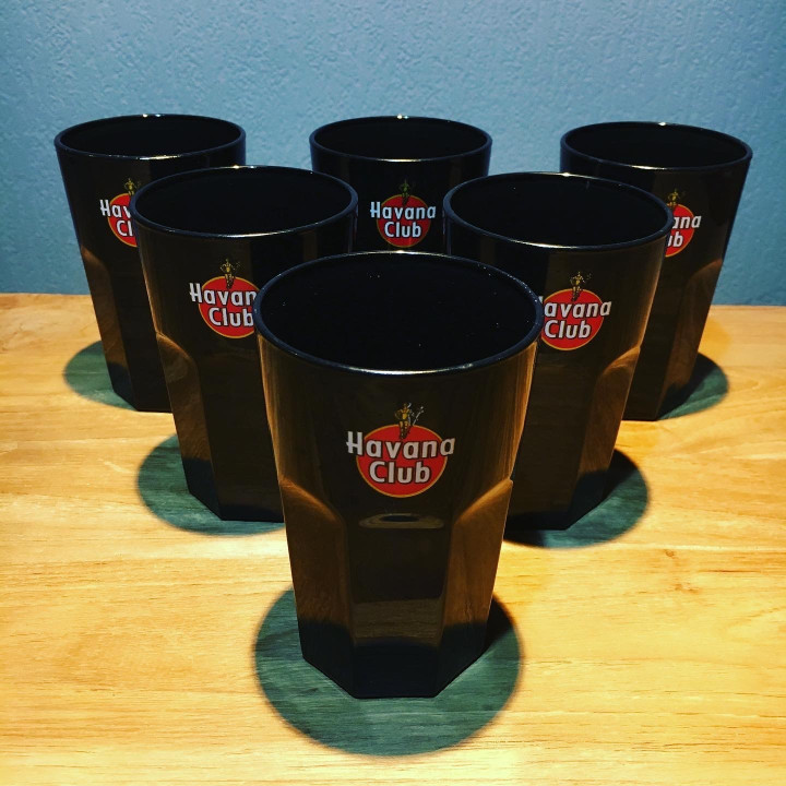 Glas Havana Club Añejo 7 Años zwart