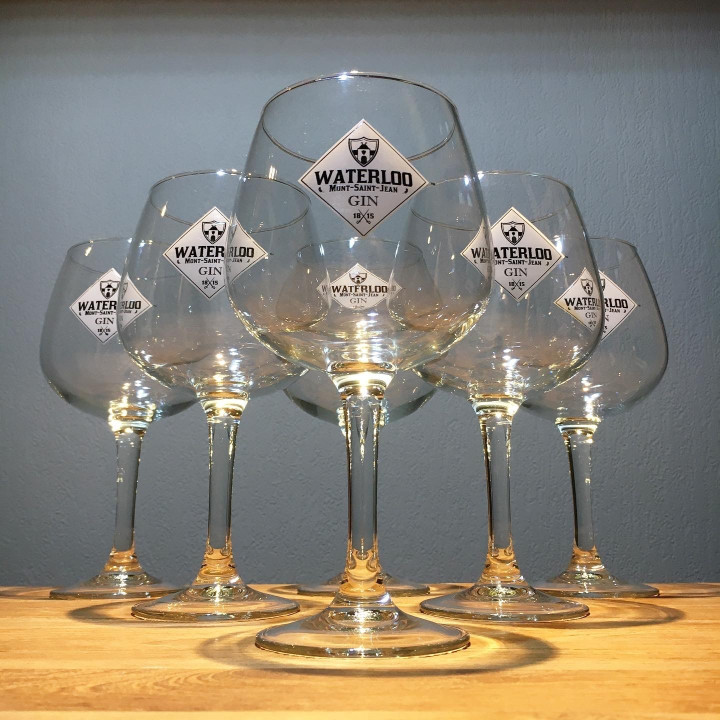 Glass Waterloo Gin