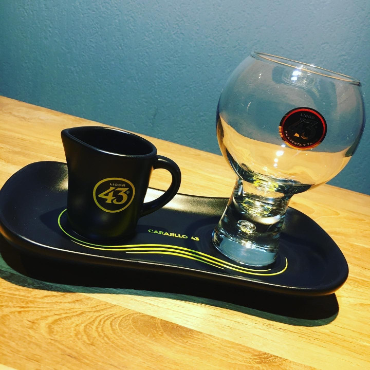 Digestif Saucer Licor 43 cup + glass