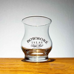 Glas Bowmore on the rocks