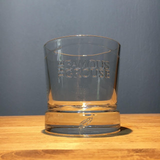 Glass The Famous Grouse whisky on the rocks