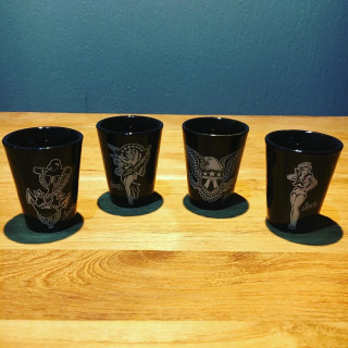 Set van 4 shooter Sailor Jerry glazen