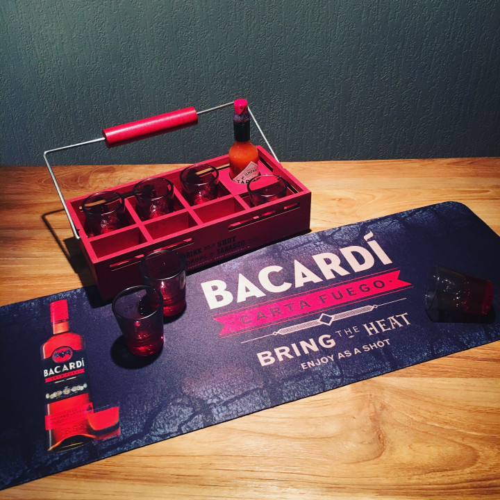 Plateau Bacardi Fuego + 7 shooters + Fuego Barmat