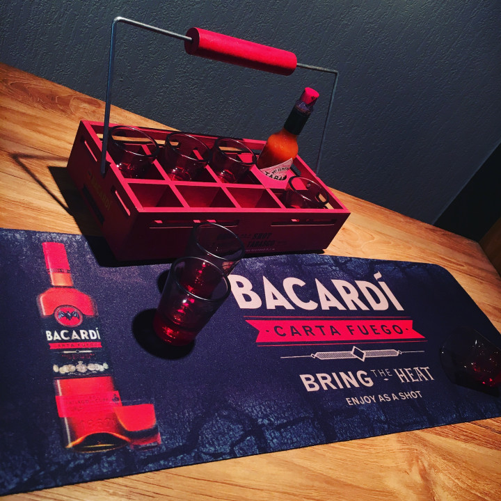 Plateau Bacardi Fuego + 7 shooters + Fuego Barmat