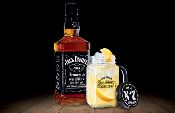 Cocktail Lynchburg Lemonade with Jack Daniel's Old N°7